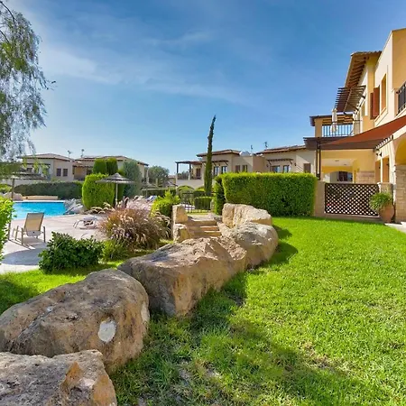 Apartment Paradisos, Ground Floor Overlooking Communal Pools, Aphrodite Hills Daire