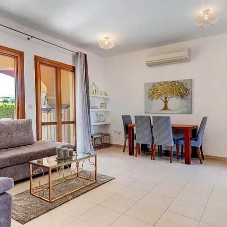 Apartment Paradisos, Ground Floor Overlooking Communal Pools, Aphrodite Hills Kuklia