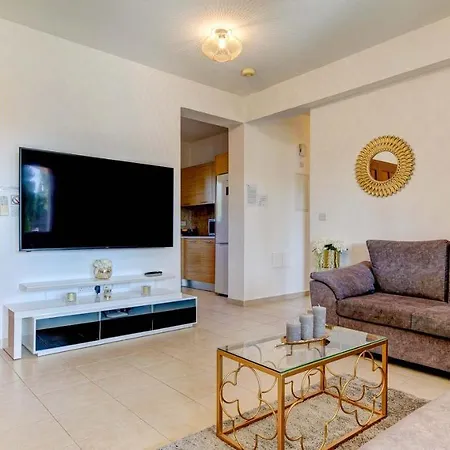 Apartment Paradisos, Ground Floor Overlooking Communal Pools, Aphrodite Hills Kuklia