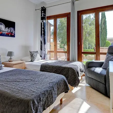 Apartment Paradisos, Ground Floor Overlooking Communal Pools, Aphrodite Hills Apartament