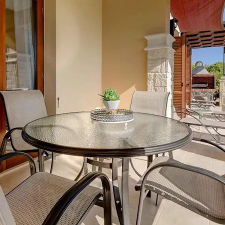 Apartment Paradisos, Ground Floor Overlooking Communal Pools, Aphrodite Hills Sakarya