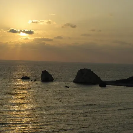 Apartment Paradisos, Ground Floor Overlooking Communal Pools, Aphrodite Hills Apartament *