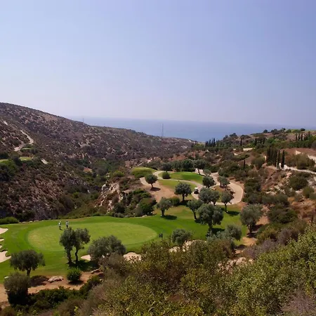 Apartment Paradisos, Ground Floor Overlooking Communal Pools, Aphrodite Hills * Sakarya